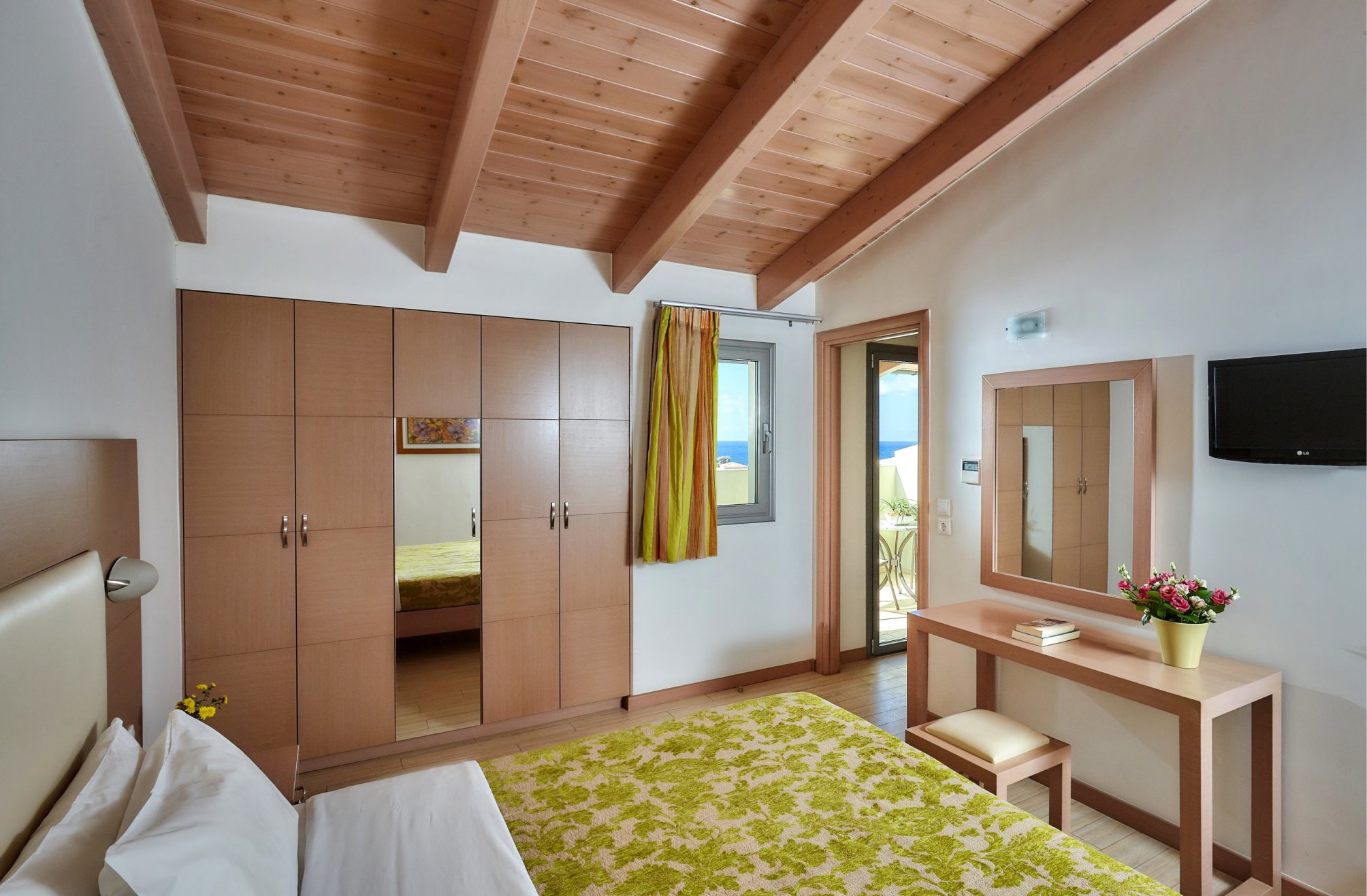 

Bologna - Balíon - Panormo Beach Hotel