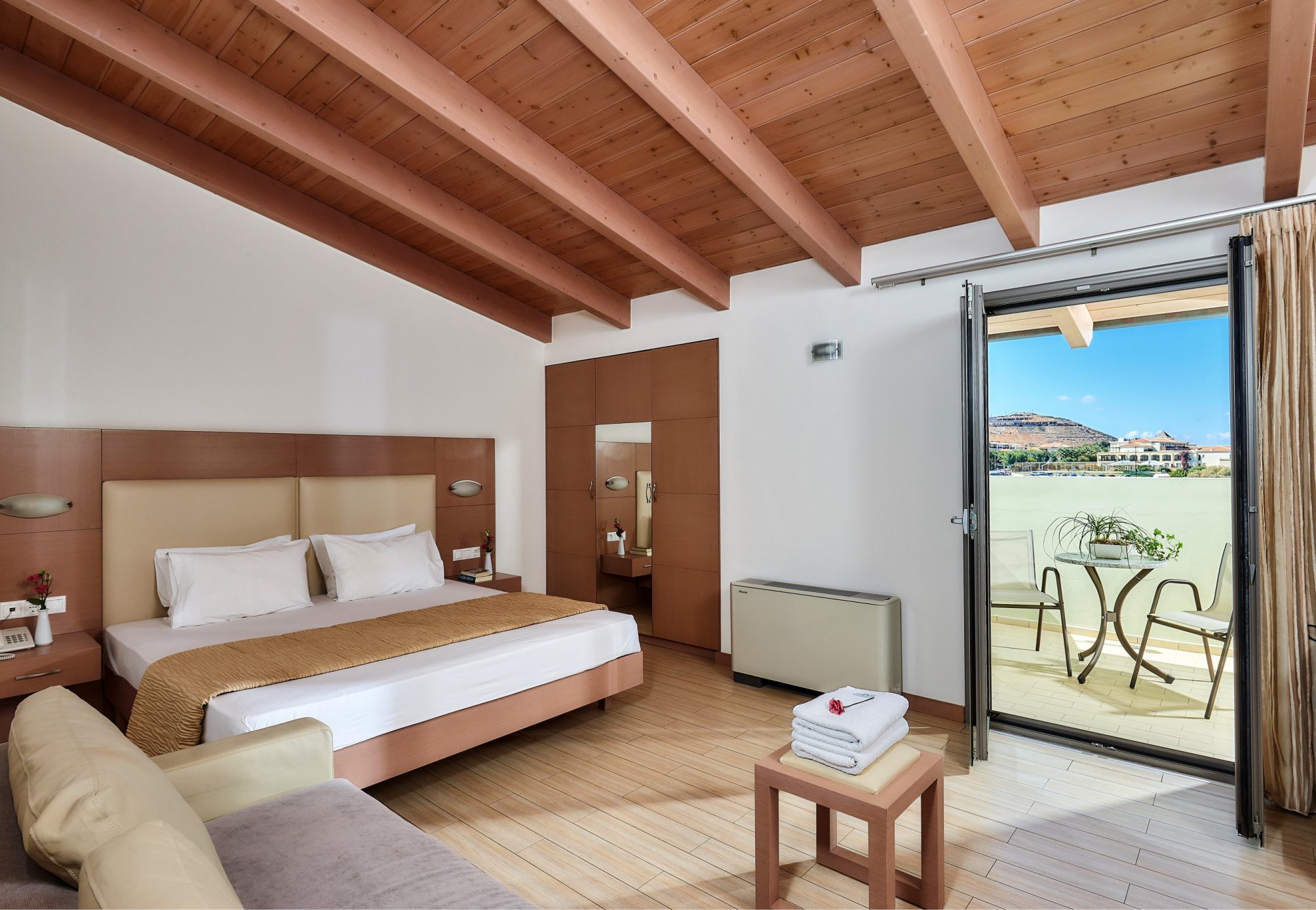 

Verona - Balíon - Panormo Beach Hotel