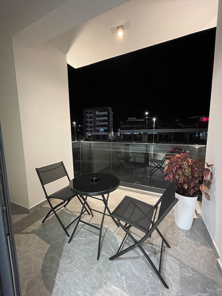 

Napoli - Ulcinj - Hotel Maraj