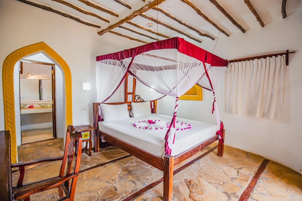 

Milano - Zanzibar, Tanzania, Oceano Indiano - AHG Waridi Beach Resort & SPA