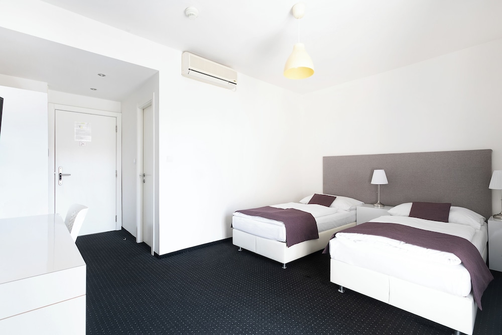 

Bari - Zdiby - My Hotel Apollon