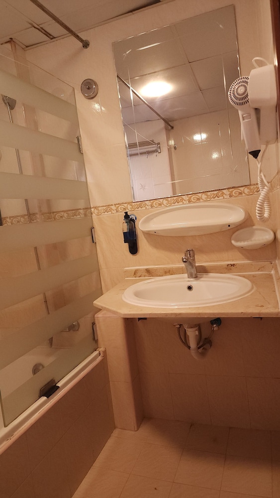 

Catania - Dubai - Sadaf Hotel