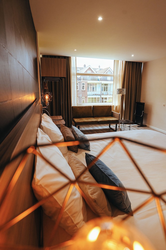 

Napoli - Rotterdam - Hotel Milano