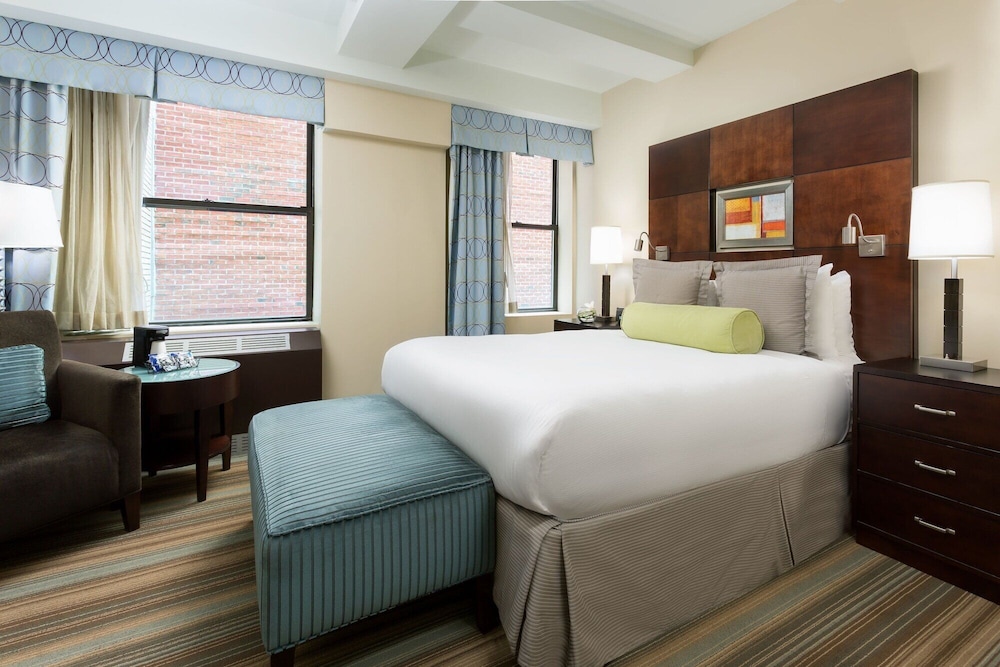 

Bologna - Weehawken - Aura Hotel Times Square Newly Renovated