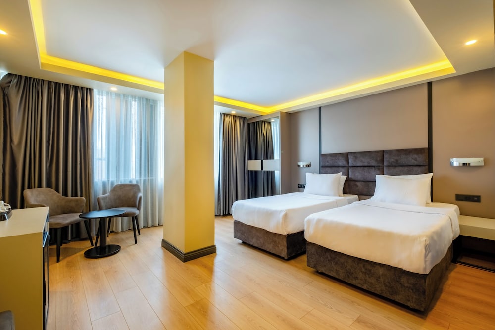 

Torino - Istanbul, New Airport - FRT AİRPORT OTEL
