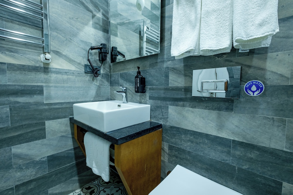 

Verona - Istanbul, New Airport - FRT AİRPORT OTEL