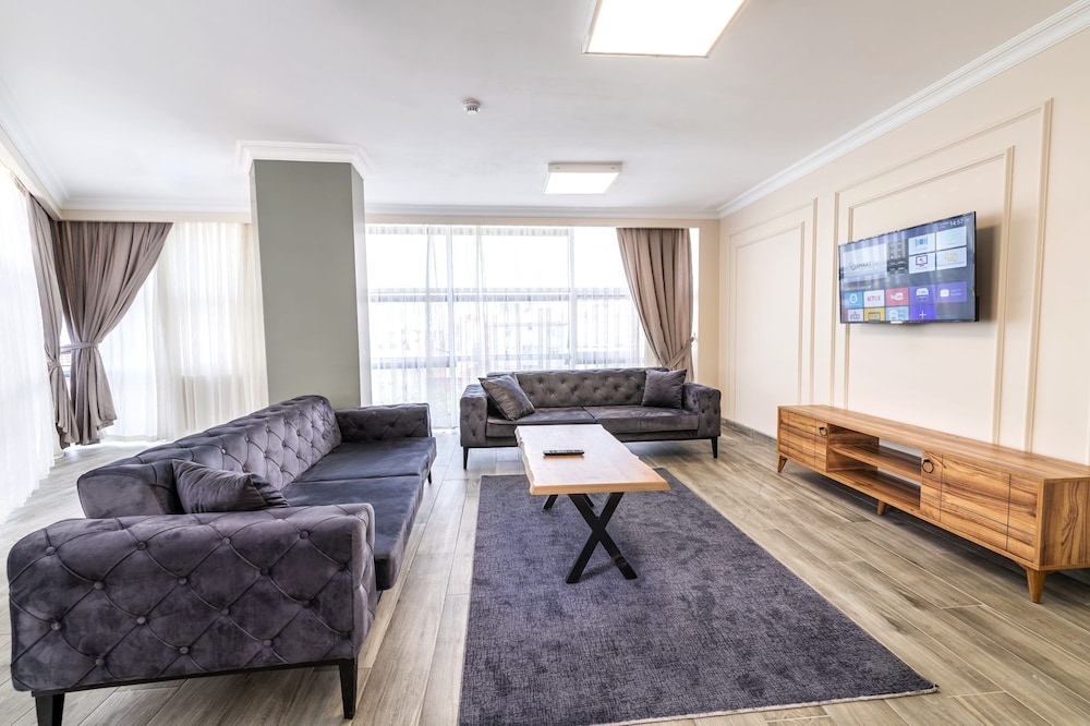 

Napoli - Istanbul - Royal Luxury Hotels Suites