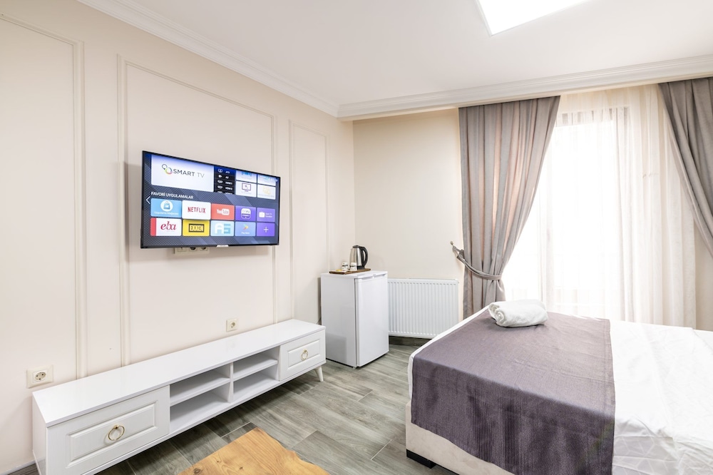

Bari - Istanbul - Royal Luxury Hotels Suites