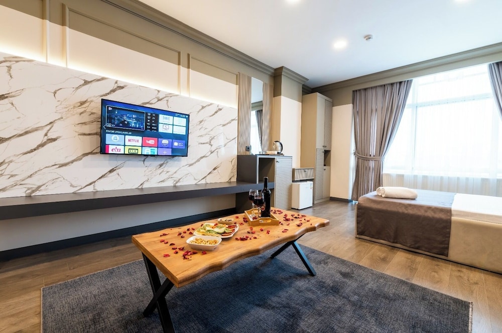 

Bari - Istanbul - Royal Luxury Hotels Suites