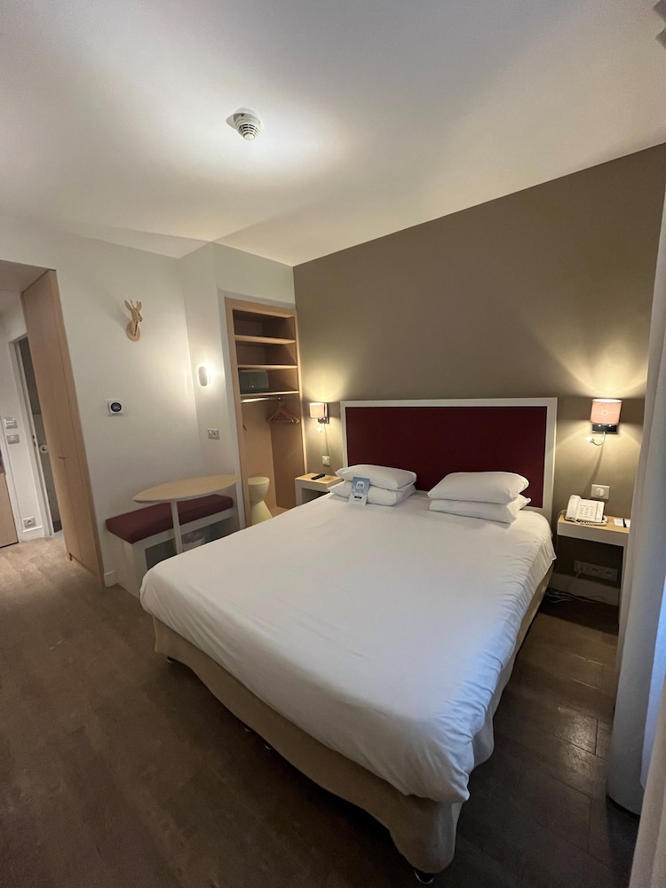 

Napoli - Saint-Ouen - Kyriad Paris 18 - Porte de Clignancourt - Montmartre
