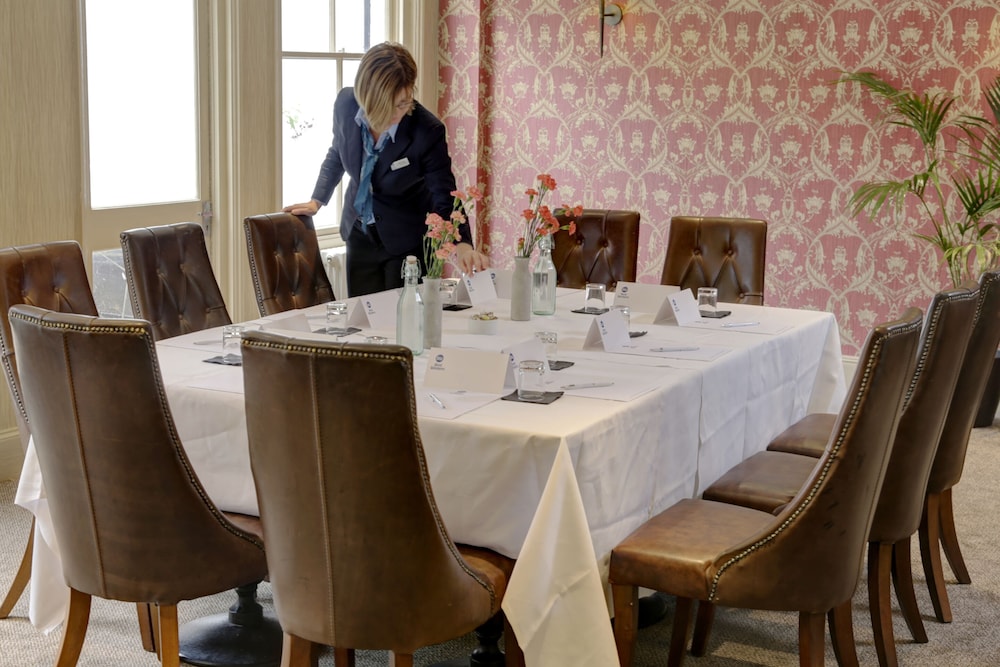 

Pisa - Royal Tunbridge Wells - The Rose & Crown Hotel
