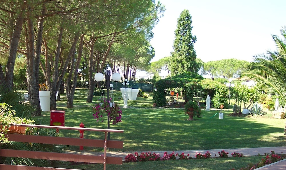 

Bari - Follonica - tenuta degli oleandri