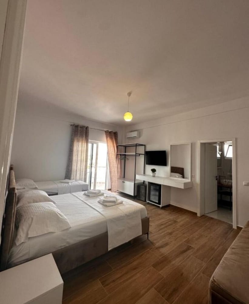 

Torino - Ksamil - Hotel Belle Vue