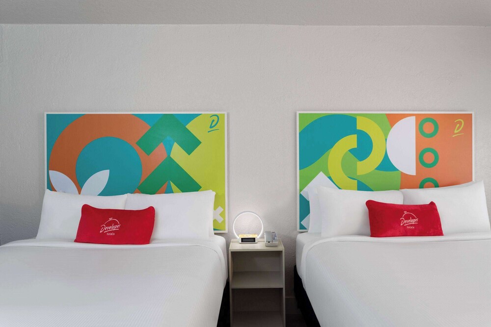 

Roma - Orlando (FL) - Developer Inn Express Fundamental, a Travelodge by Wyndham