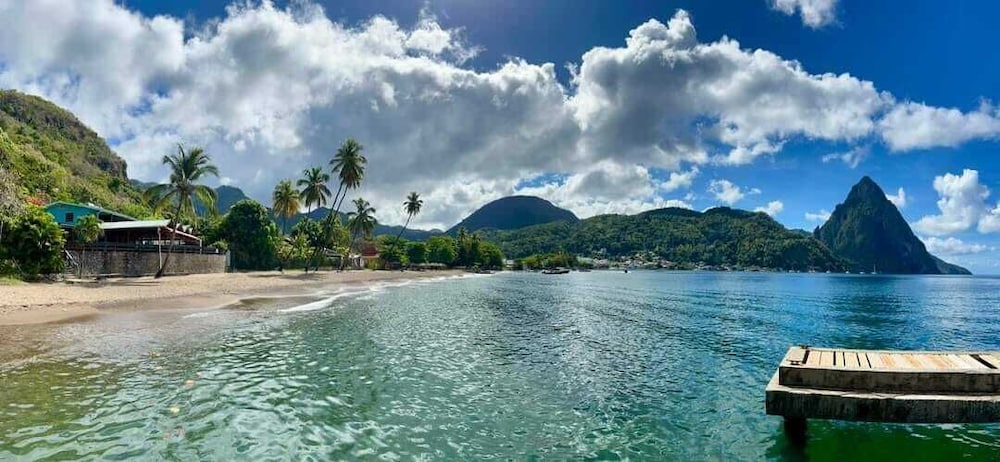

Milano - Soufriere - The Still Beach House