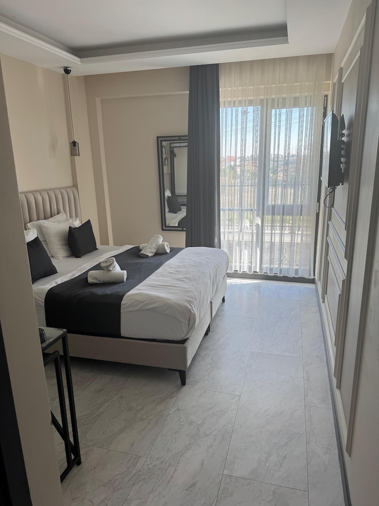 

Milano - Istanbul, New Airport - Queen Airport Hotel