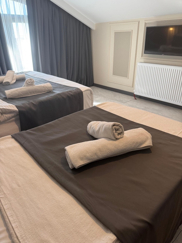

Napoli - Istanbul, New Airport - Queen Airport Hotel