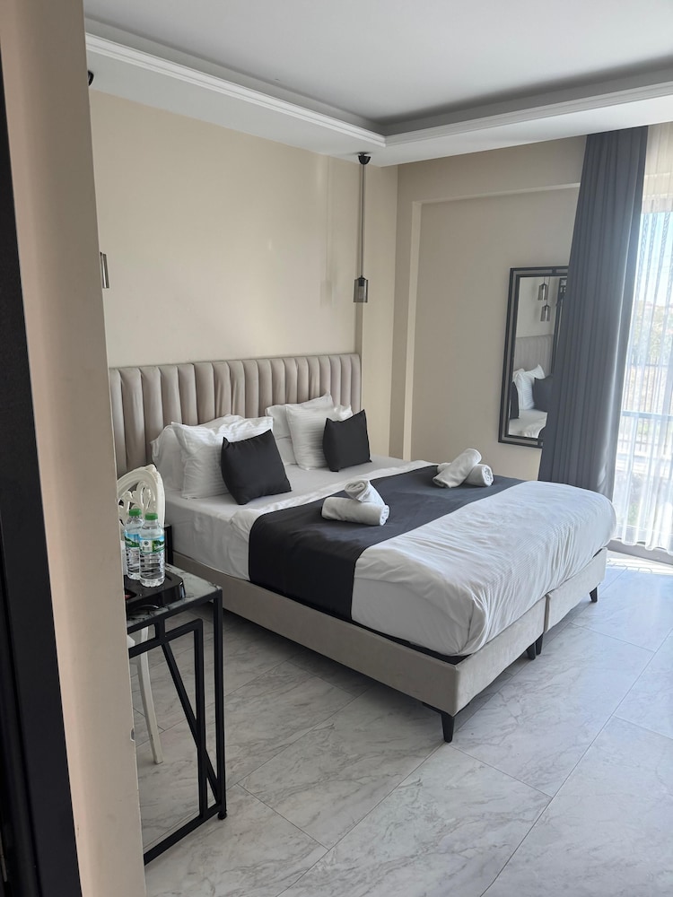 

Cagliari - Istanbul - D Twins Airport Hotel