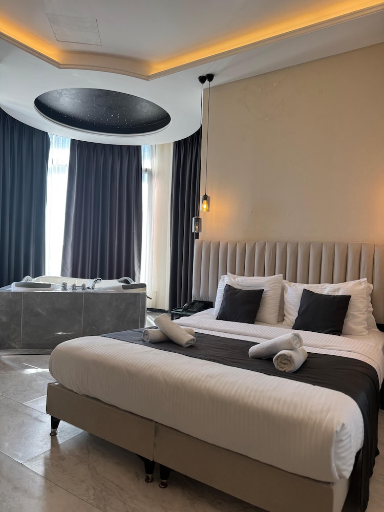 

Bologna - Istanbul - D Twins Airport Hotel
