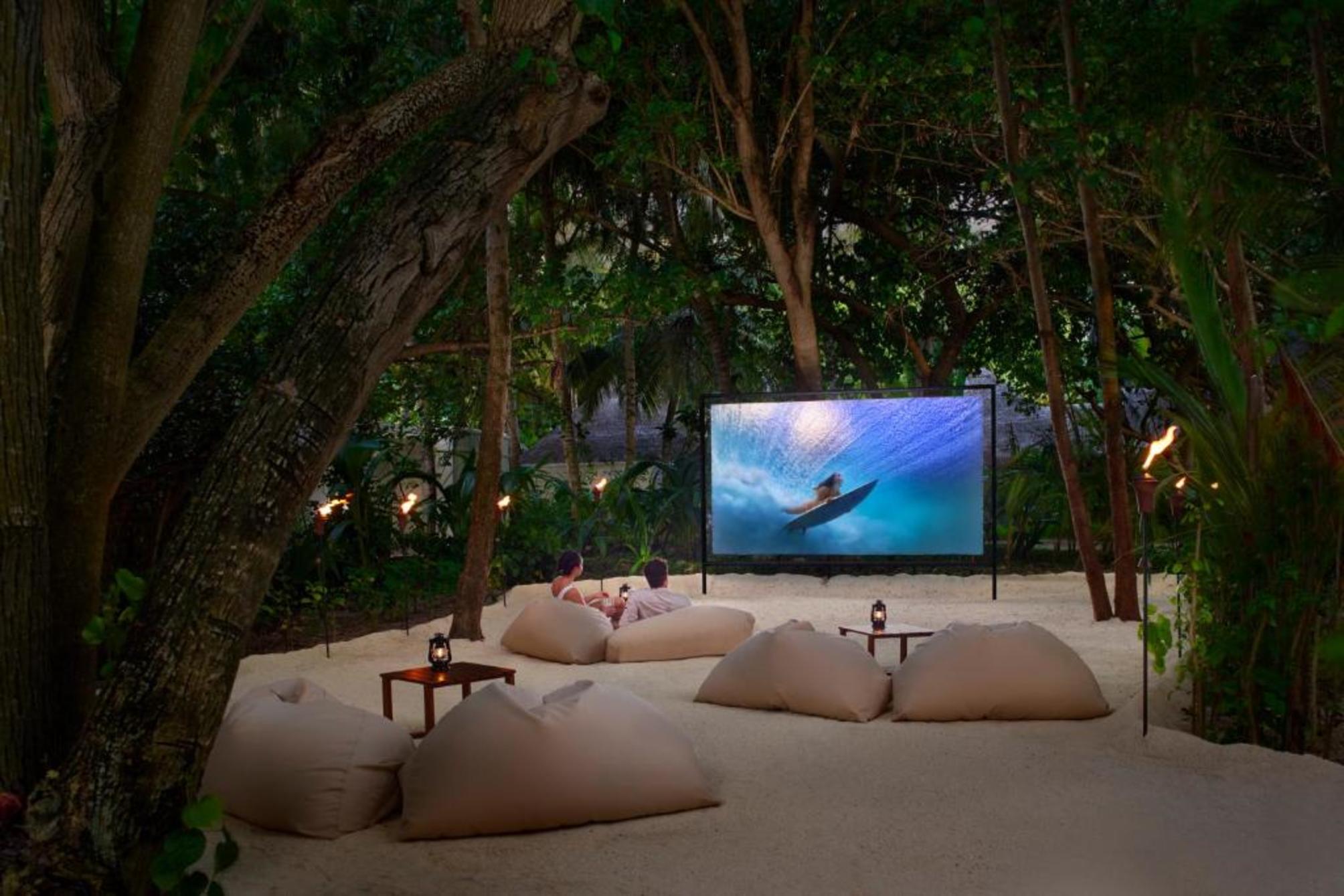 

Roma - Biyadoo Island - Anantara Veli Maldives Resort