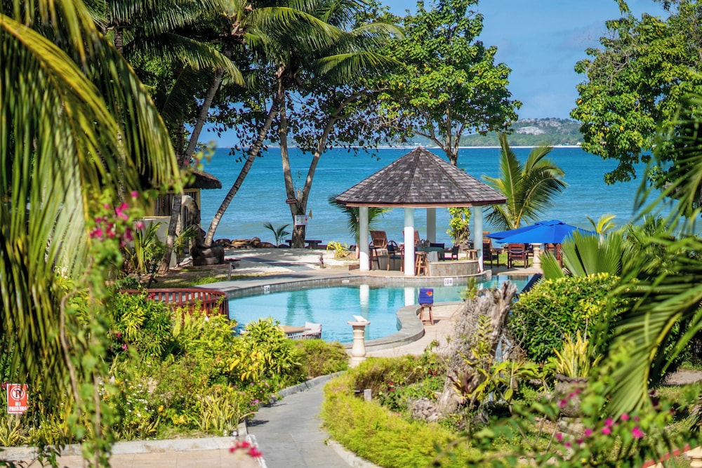 

Milano - Anse Kerlan - Castello Beach Hotel