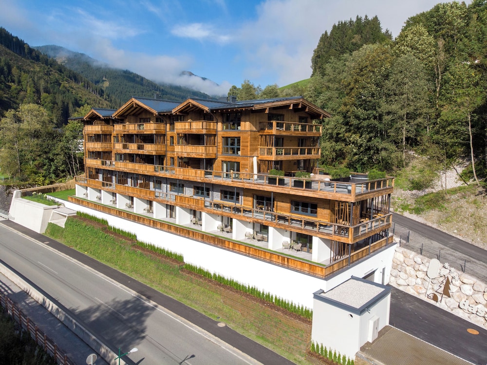 

Milano - Saalbach - Das Förstereck