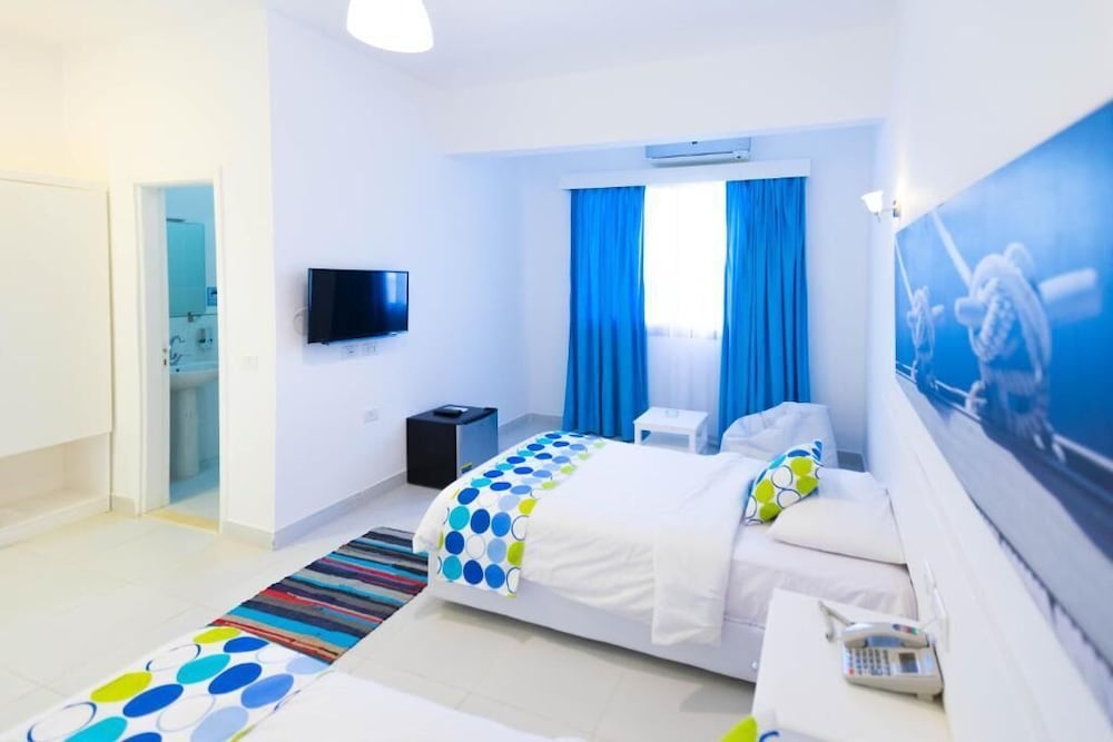 

Palermo - Safaga - Lagoonie Lodge Hotel