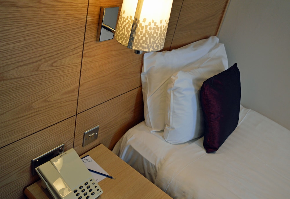

Bari - Leith - Best Western Kings Manor