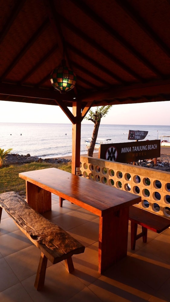 

Napoli - Tanjung - Mina Tanjung Hotel