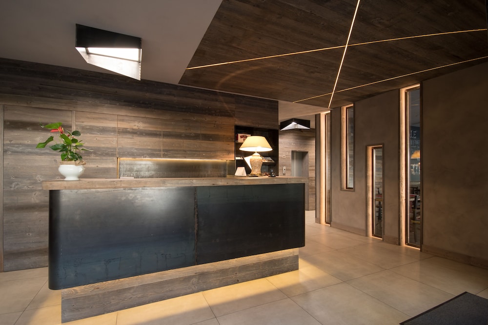 

Catania - Chiavenna - Crimea Wine Hotel