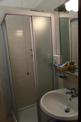 

Bologna - Tonale, Montagna Italia - Hotel Dolomiti