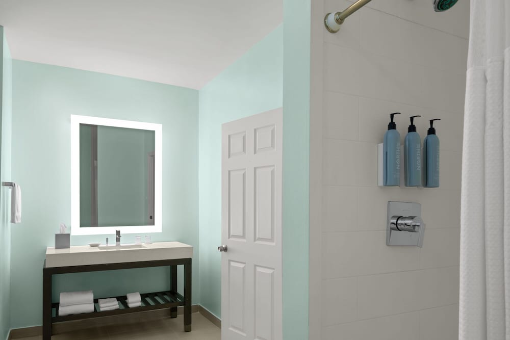 

Venezia - Nassau (Bahamas), Caraibi - Courtyard by Marriott Nassau Downtown/Junkanoo Beach