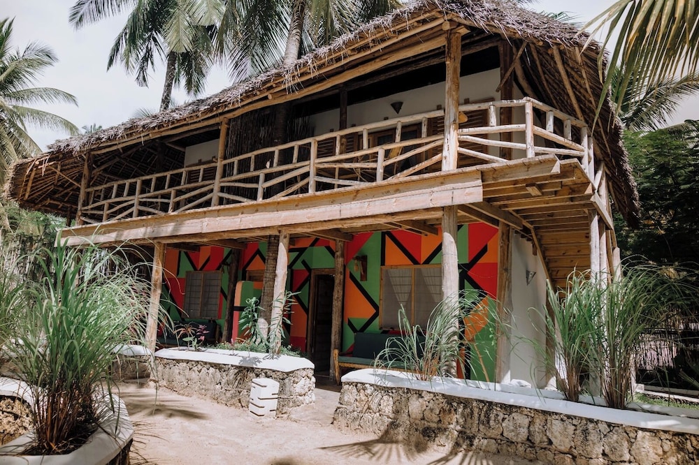 

Roma - Dongwe - Tsunami village