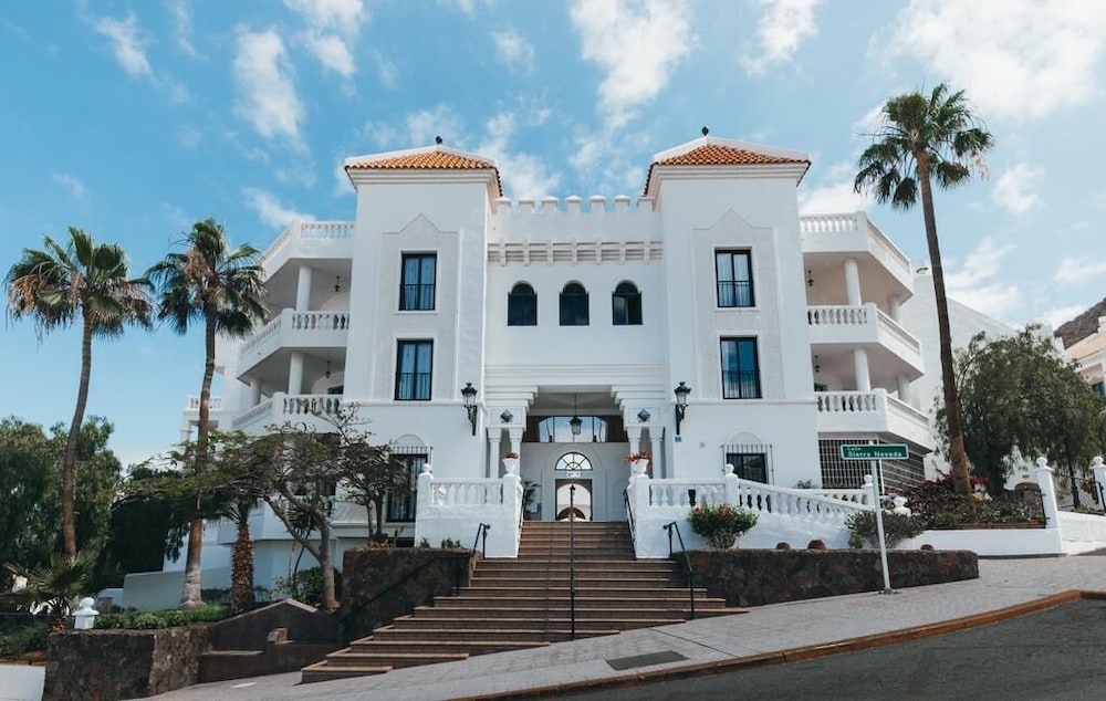 

Catania - Tenerife Sud, Isole Canarie - Beverly Hills Heights - Excel Hotels & Resorts