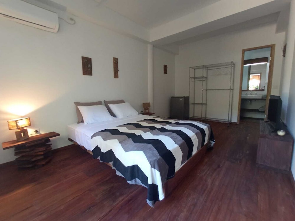 

Roma - Bastimentos - LA LUCIERNAGA HABITACIONES BIG CREEK