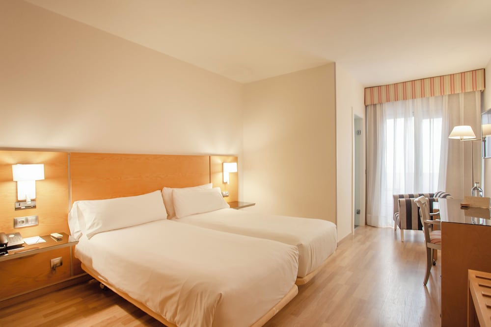 

Napoli - Mahon - ARTIEM Capri Hotel