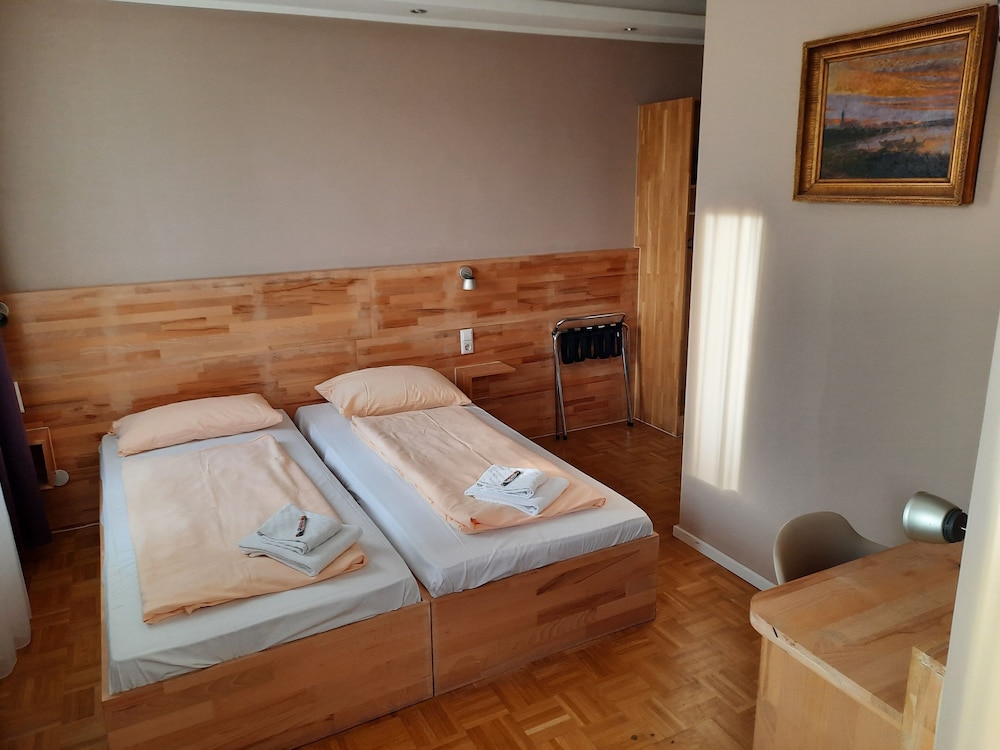 

Milano - Dusseldorf - Hotel Residenz
