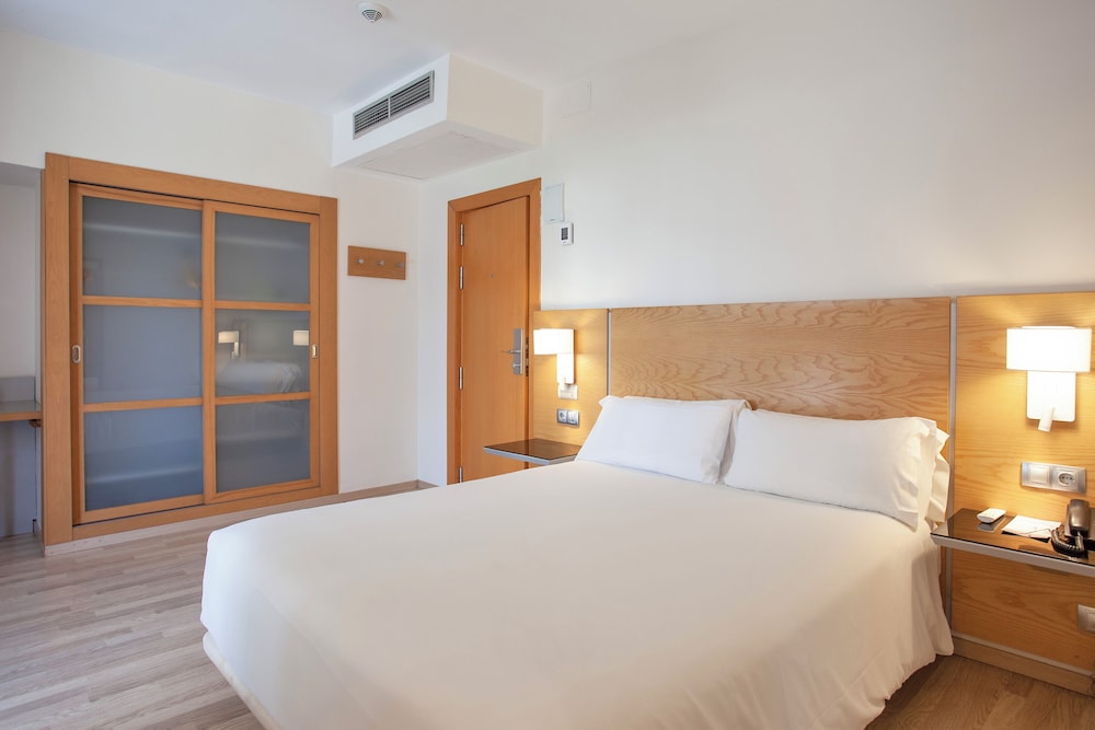 

Milano - Binibeca - ARTIEM Capri Hotel