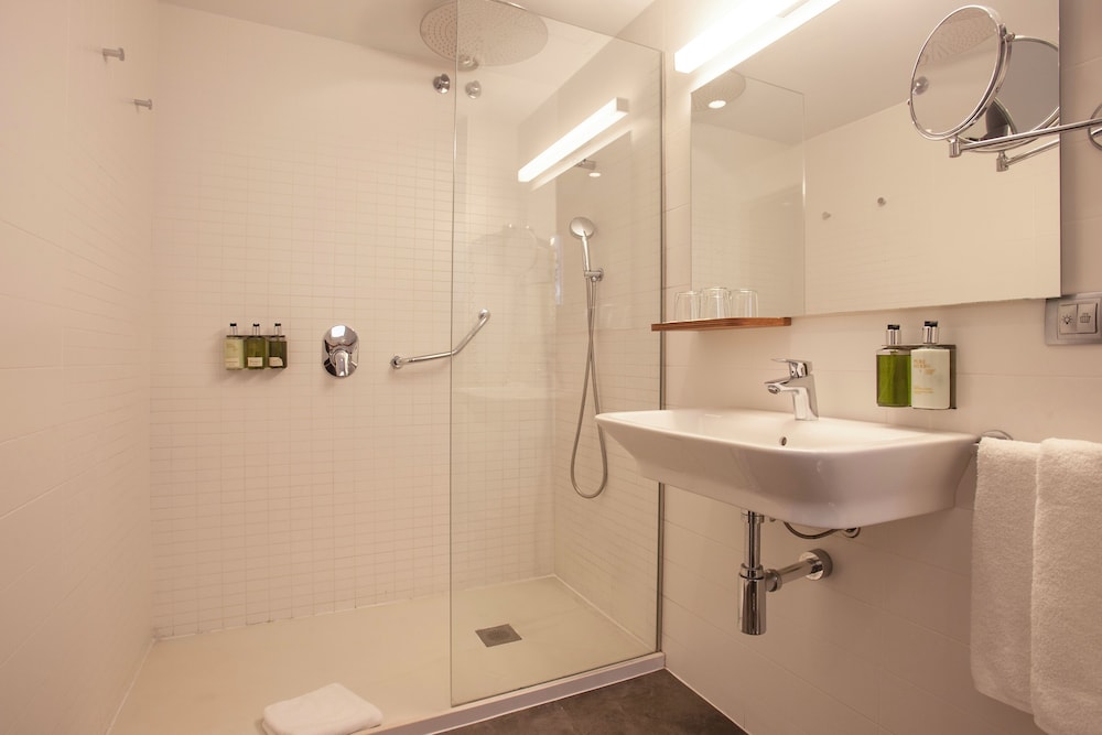 

Verona - Mahon - ARTIEM Capri Hotel