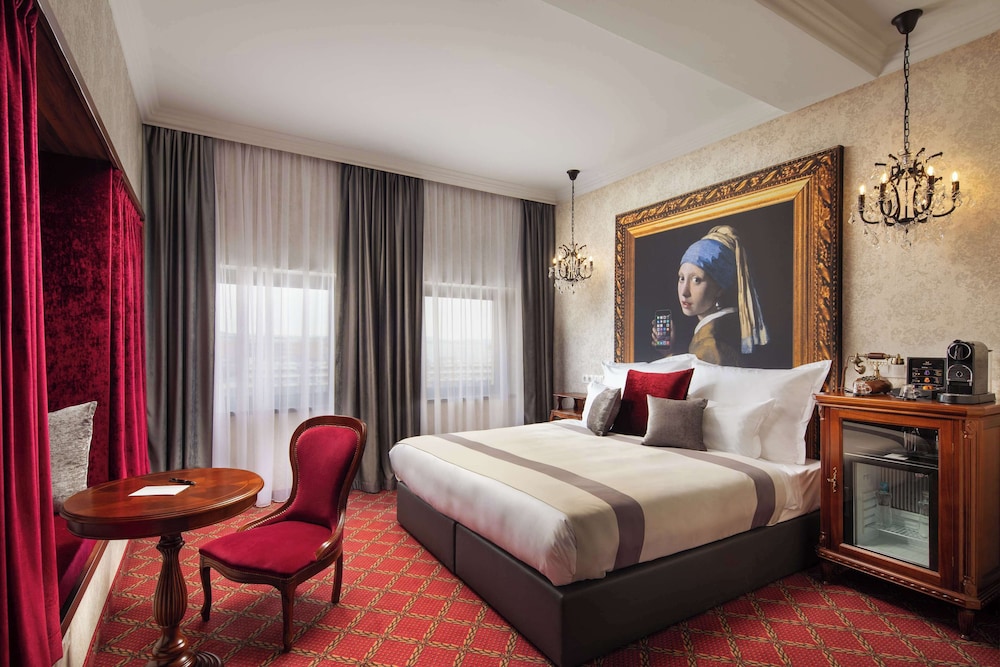

Genova - Budapest - Mystery Hotel Budapest