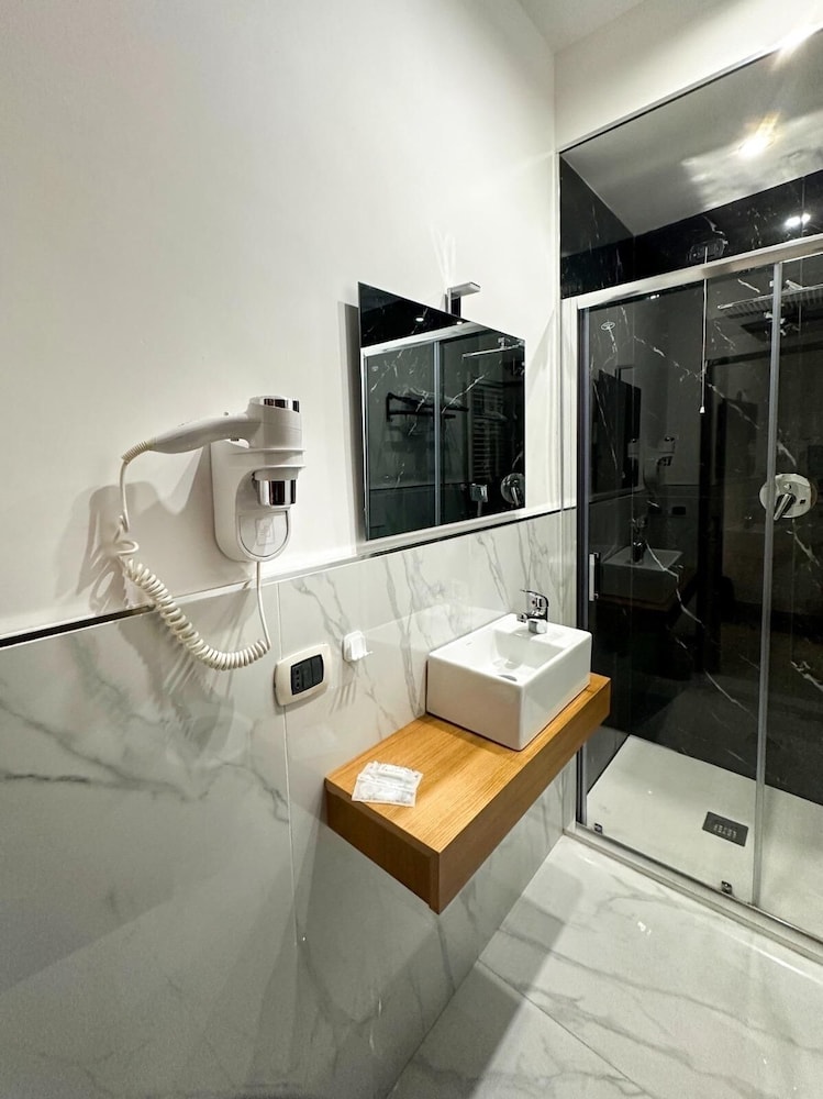 

Milano - Casalnuovo di Napoli - Hotel Barbato