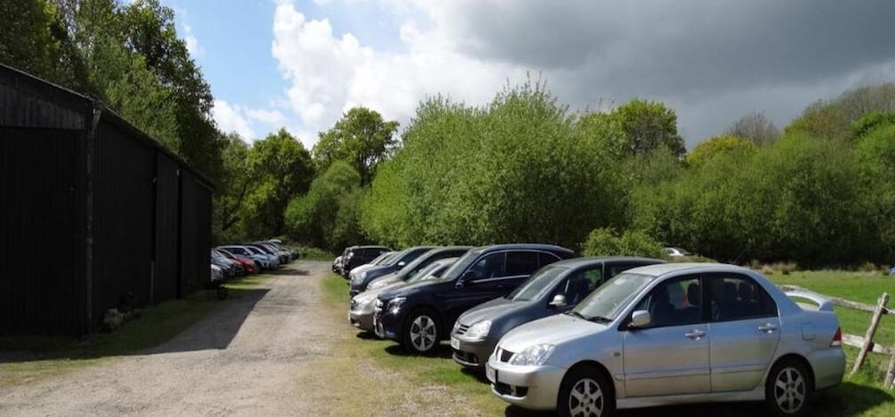 

Catania - Crawley - Little Foxes Hotel & Gatwick Airport Parking