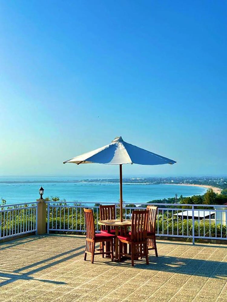 

Milano - Uluwatu - The Pandan Sari Hotel