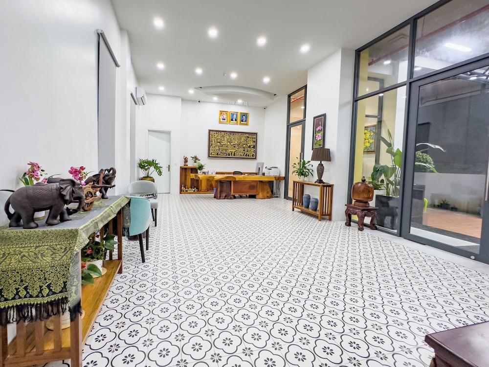 

Torino - Sihanoukville - C-Hotel