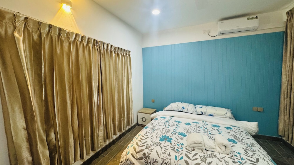 

Ancona - Maldive, Oceano Indiano - Wave Crest Retreat