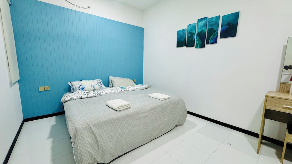 

Trieste - Maldive, Oceano Indiano - Wave Crest Retreat