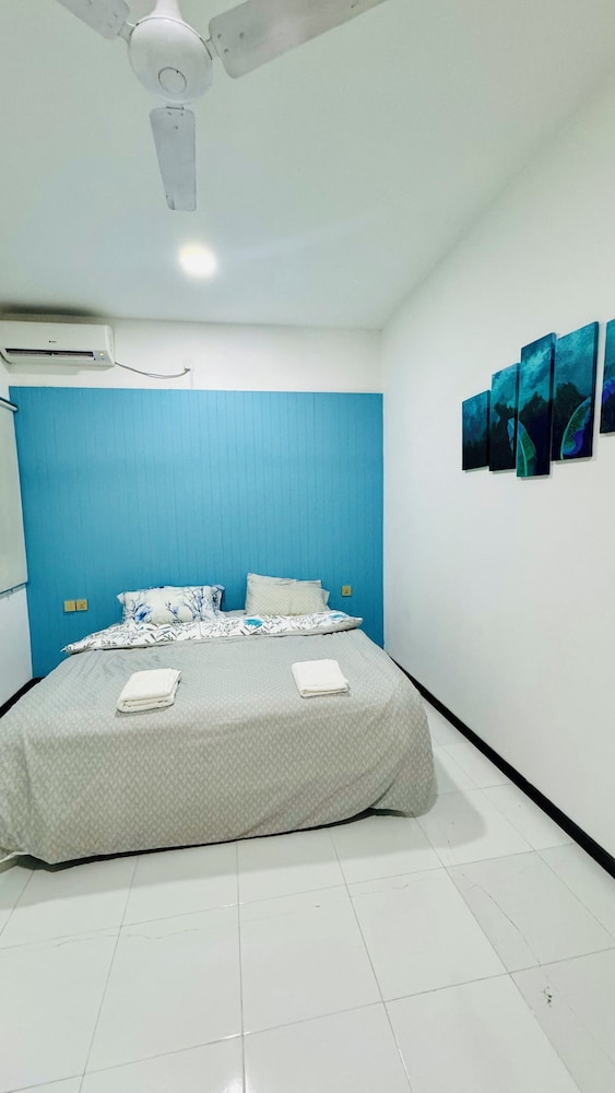 

Genova - Maldive, Oceano Indiano - Wave Crest Retreat