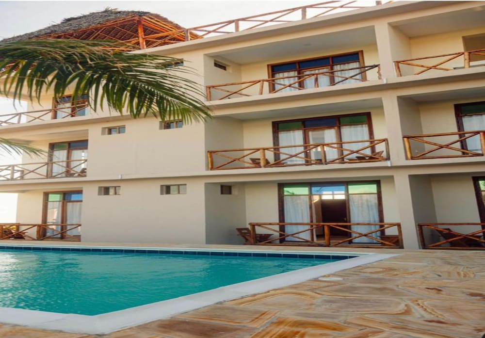 

Napoli - Kendwa - Ocean Breeze Hotel