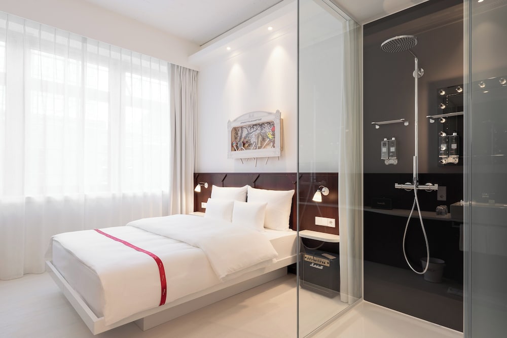 

Genova - Dusseldorf - Ruby Leni Hotel Dusseldorf