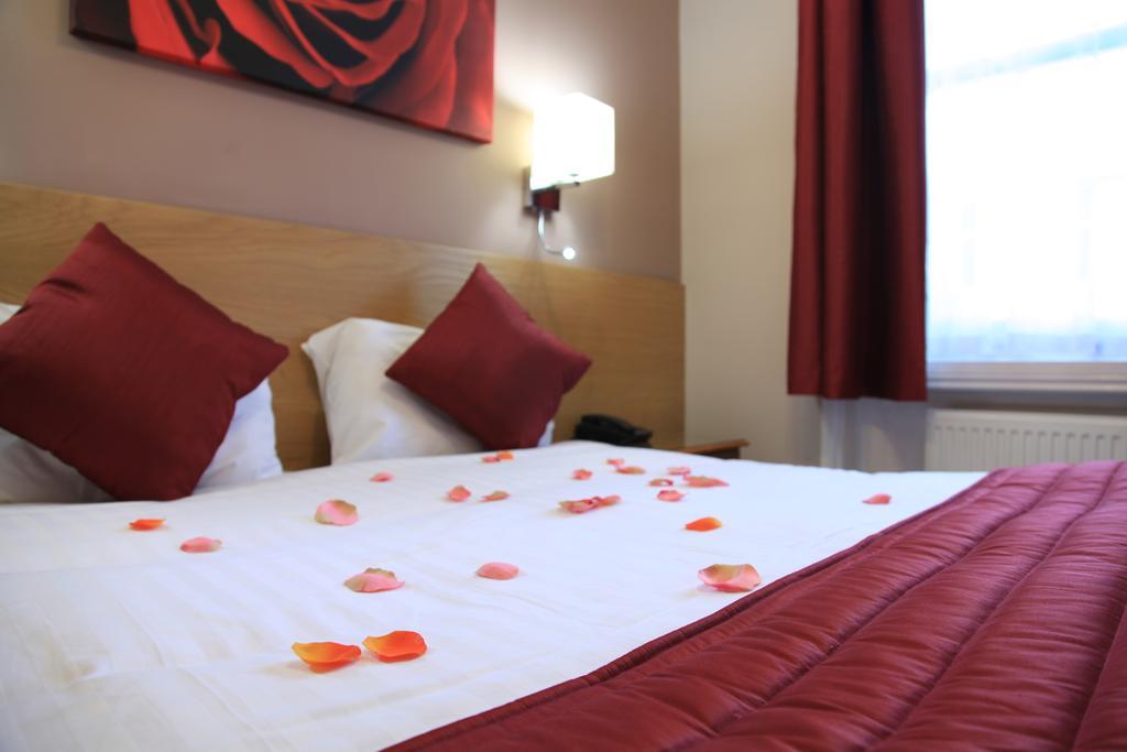 

Roma - Clapham - Sheriff Hotel